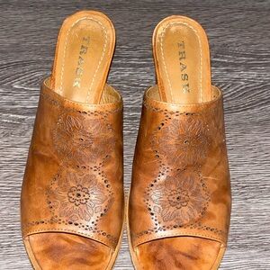 Trask Women's Tan Leather Mules with Floral Cutouts